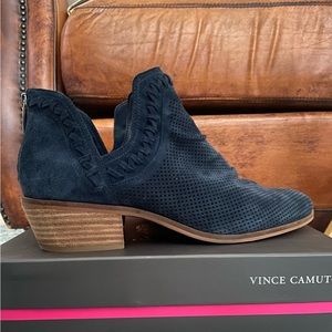Vince Camuto Dark Navy Suede Booties Size 11W